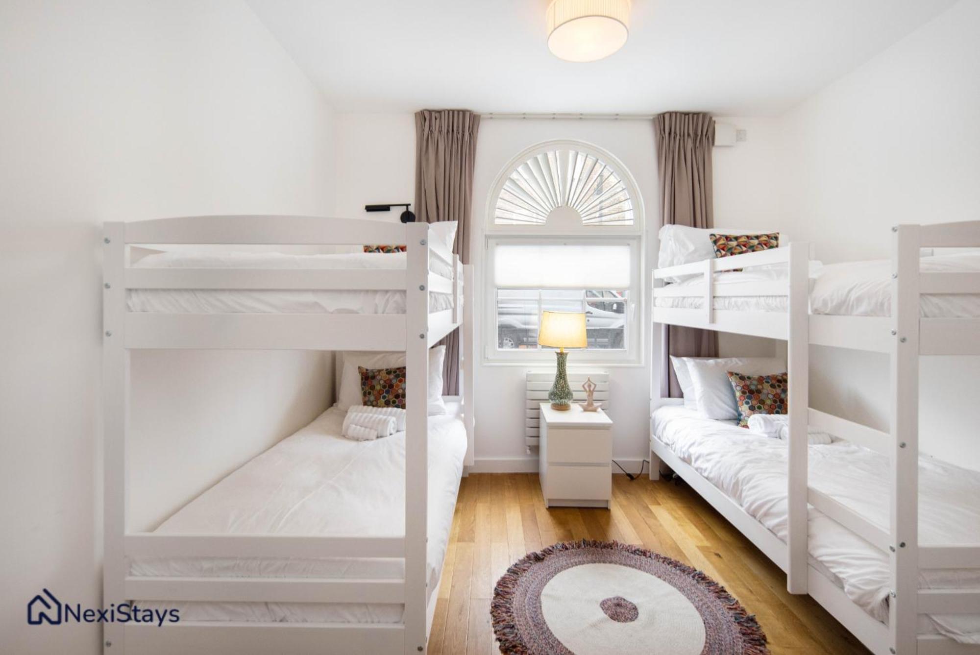 1 Min Walk To Euston Station, Modern Townhouse Apartment ลอนดอน ภายนอก รูปภาพ