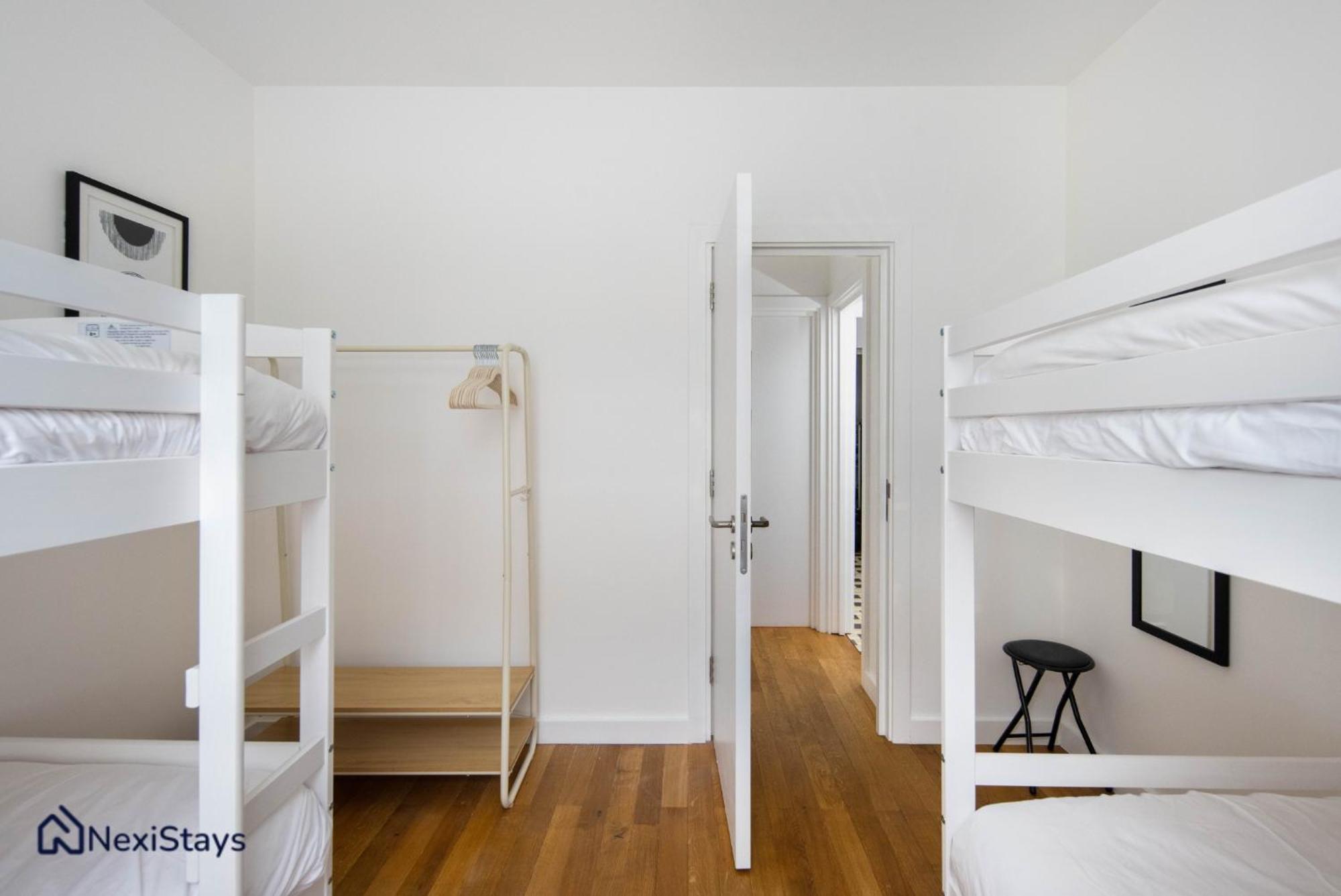 1 Min Walk To Euston Station, Modern Townhouse Apartment ลอนดอน ภายนอก รูปภาพ