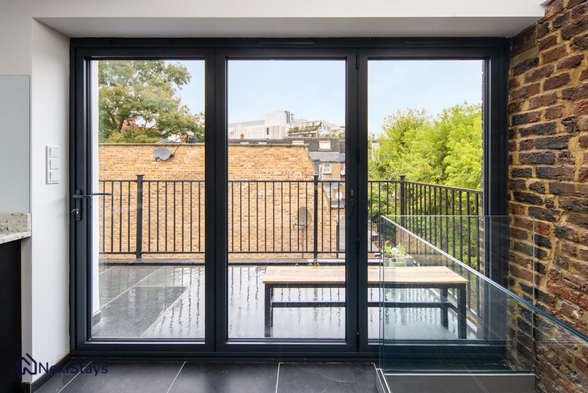 1 Min Walk To Euston Station, Modern Townhouse Apartment ลอนดอน ภายนอก รูปภาพ