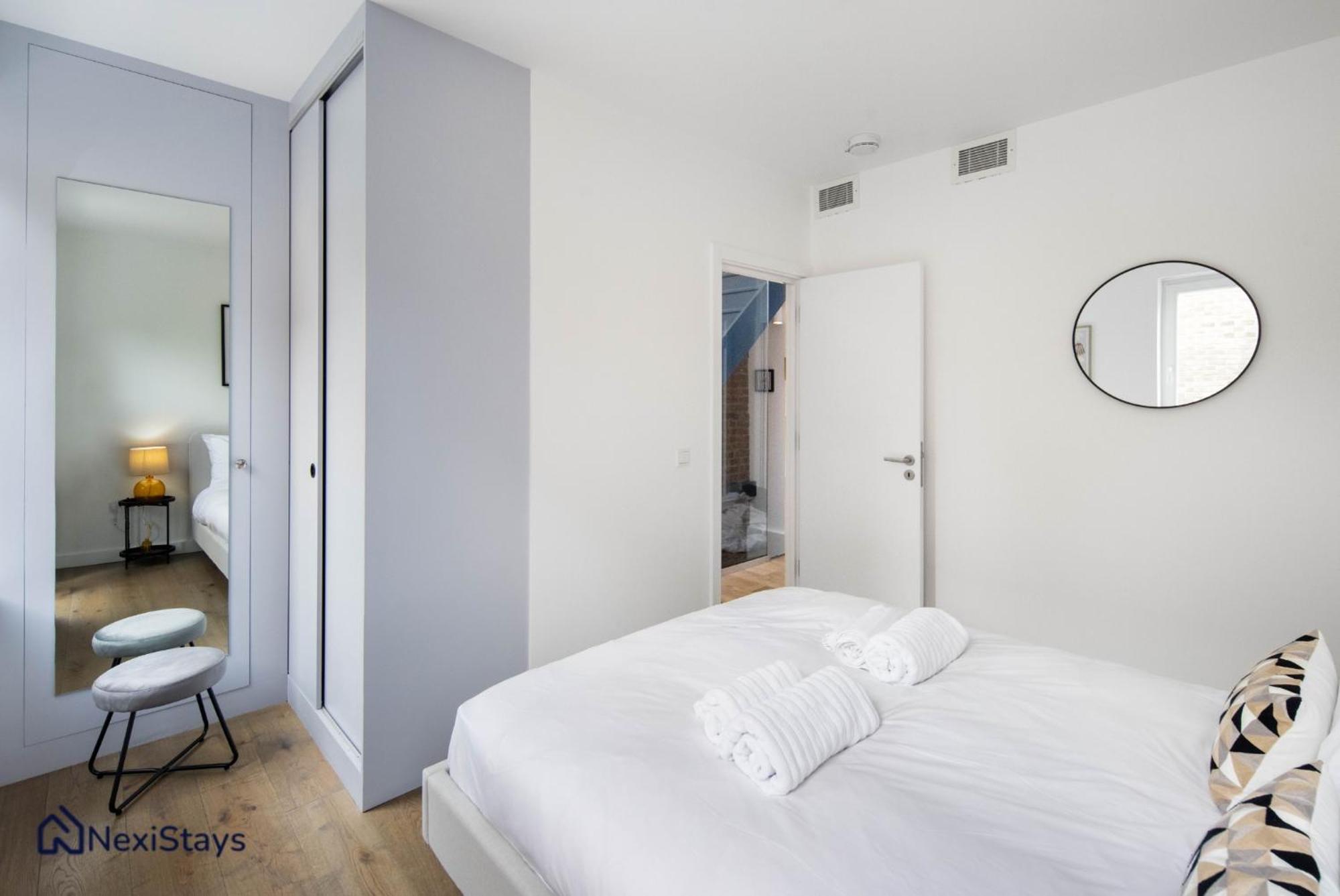 1 Min Walk To Euston Station, Modern Townhouse Apartment ลอนดอน ภายนอก รูปภาพ