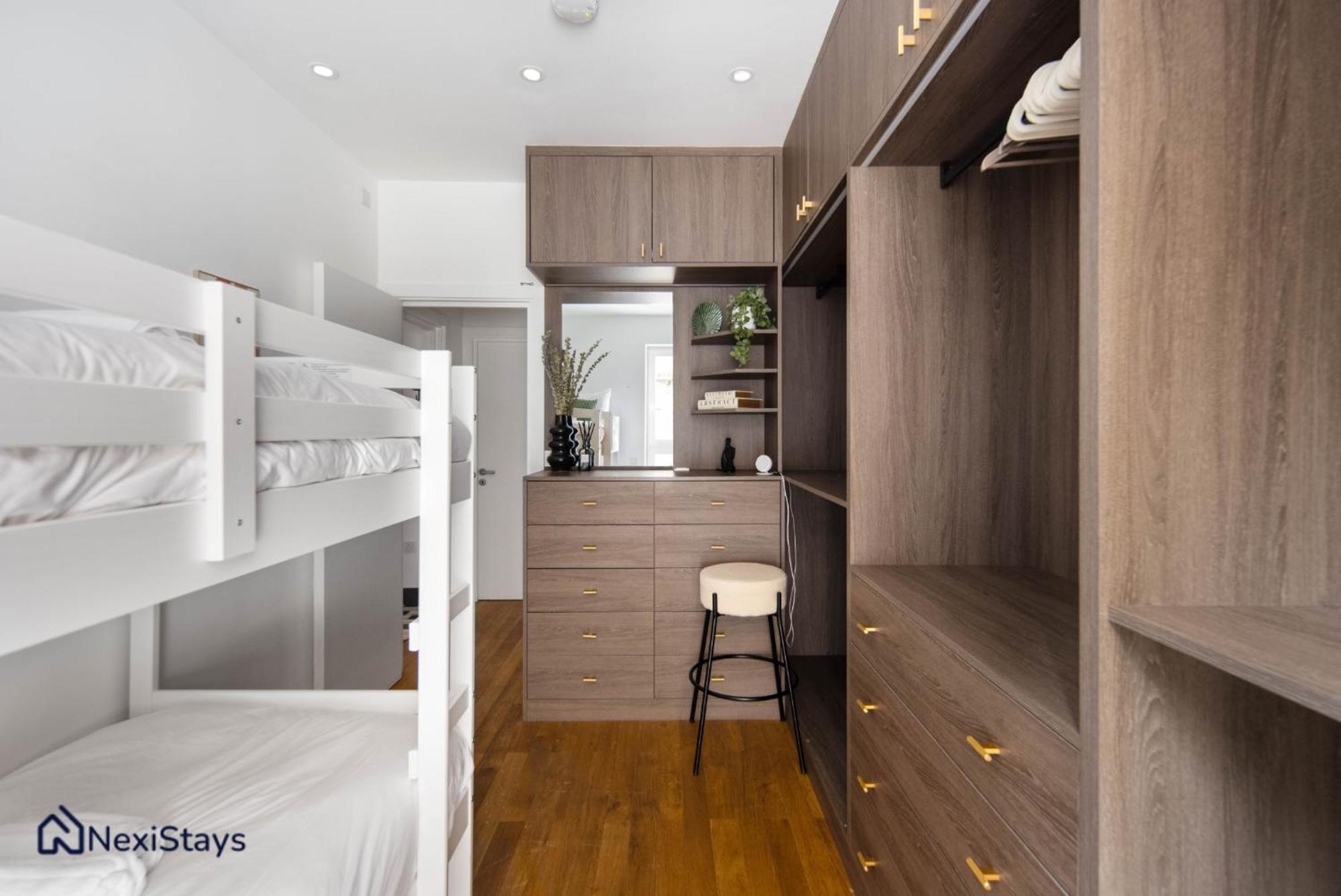 1 Min Walk To Euston Station, Modern Townhouse Apartment ลอนดอน ภายนอก รูปภาพ