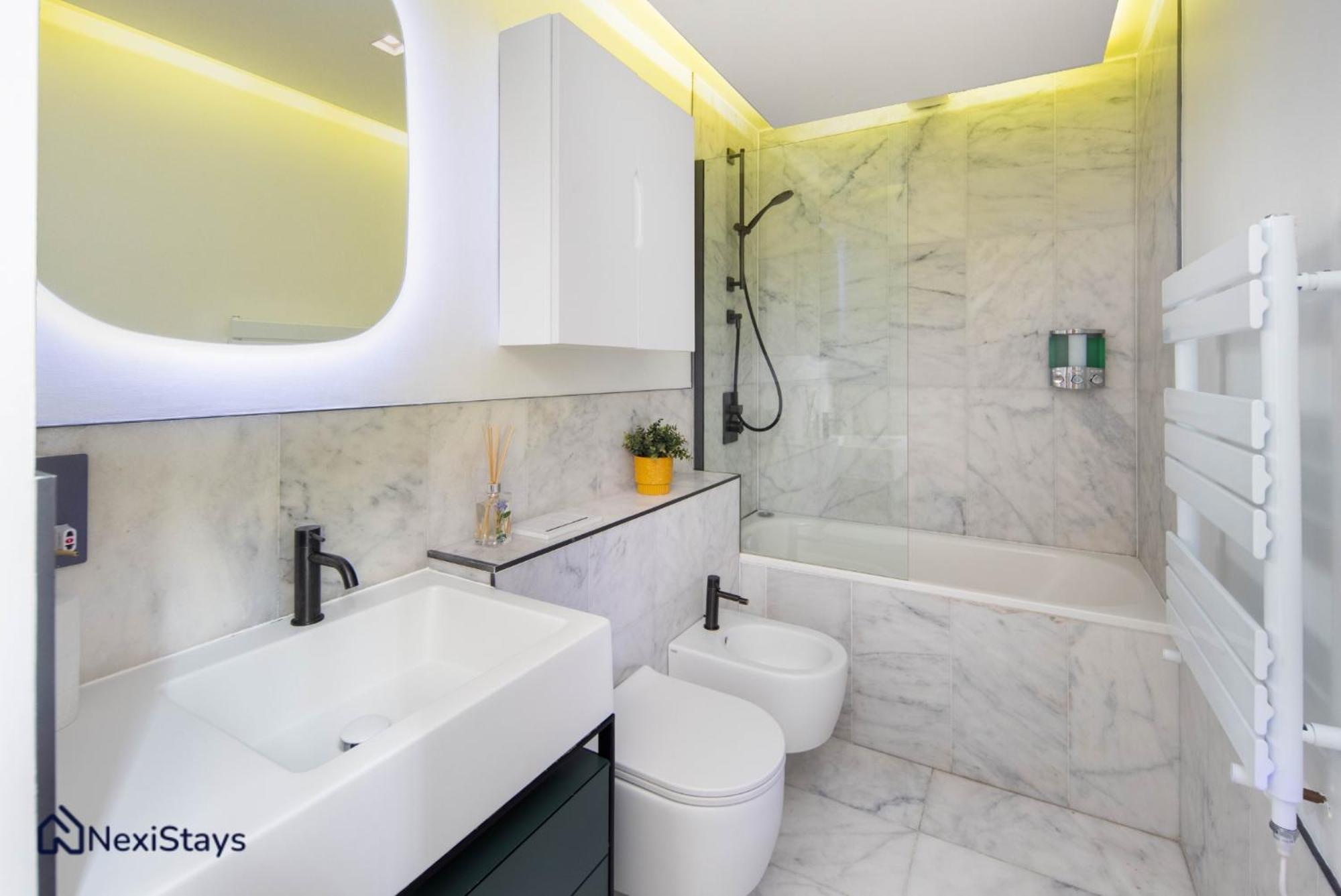 1 Min Walk To Euston Station, Modern Townhouse Apartment ลอนดอน ภายนอก รูปภาพ
